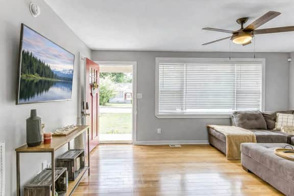 N8 - 1712 17th Ave N